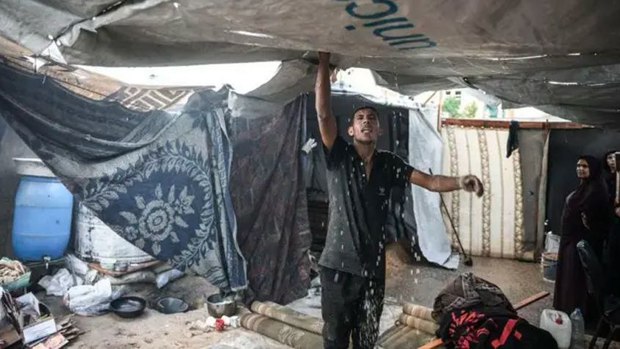 غزه زیر باران و آوار اینجا چادرها هم دیگر سرپناه نیستند