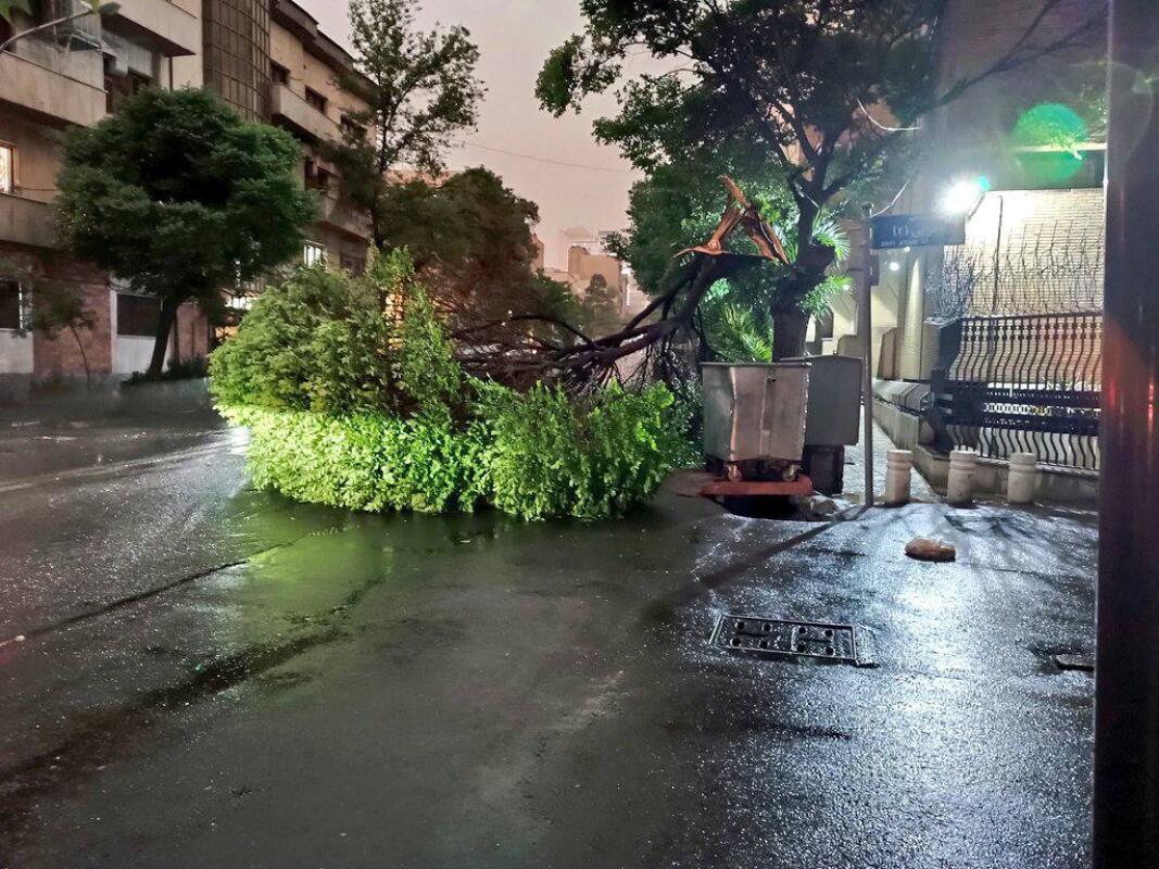 طوفان شدیدتهران